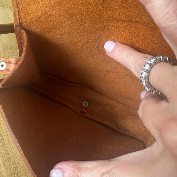 Handcrafted Brown Leather Crossbody saddle Bag - Picture 8 of 8